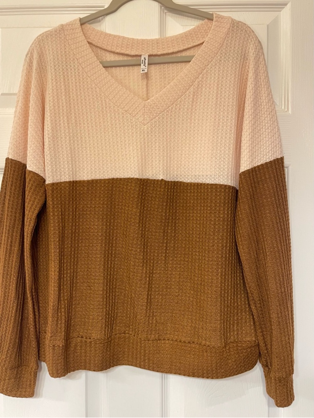 ePretty Two-Tone V-Neck Waffle Knit Sweater
